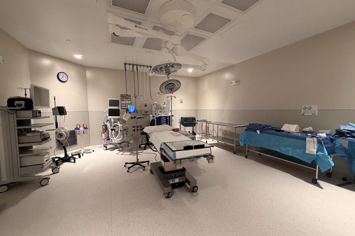 Modern orthopaedic surgery suite